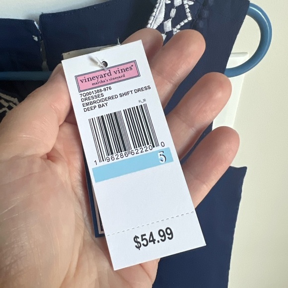 Vineyard Vines Embroidered Shift Dress Navy with White Detailing Deep Bay NWT - Picture 2 of 7